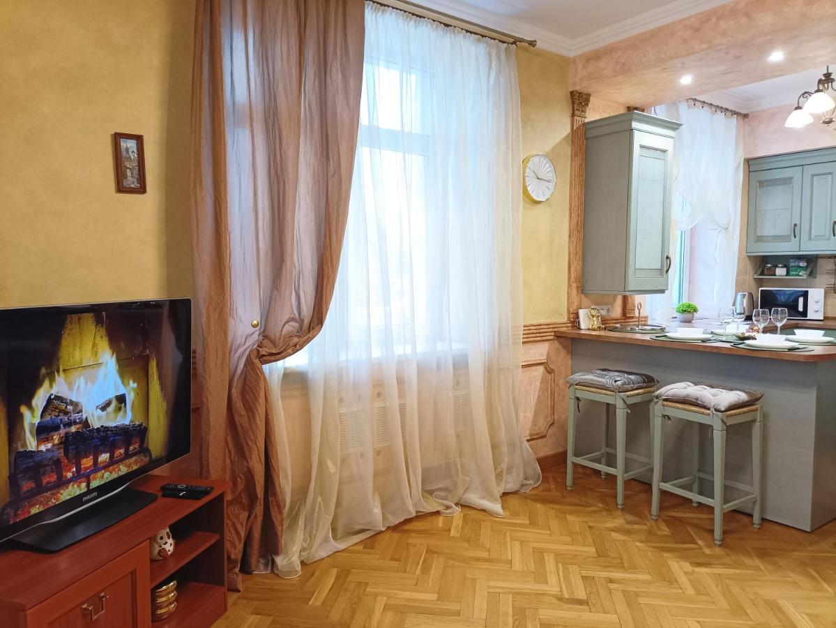 Old Town Retreat With Stunning Views 2 Bedroom Apartment Nearby The Church Of Saint Peter Riga Exterior foto