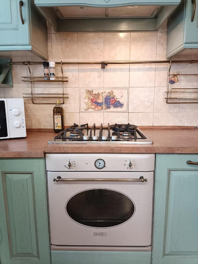 Old Town Retreat With Stunning Views 2 Bedroom Apartment Nearby The Church Of Saint Peter Riga Exterior foto