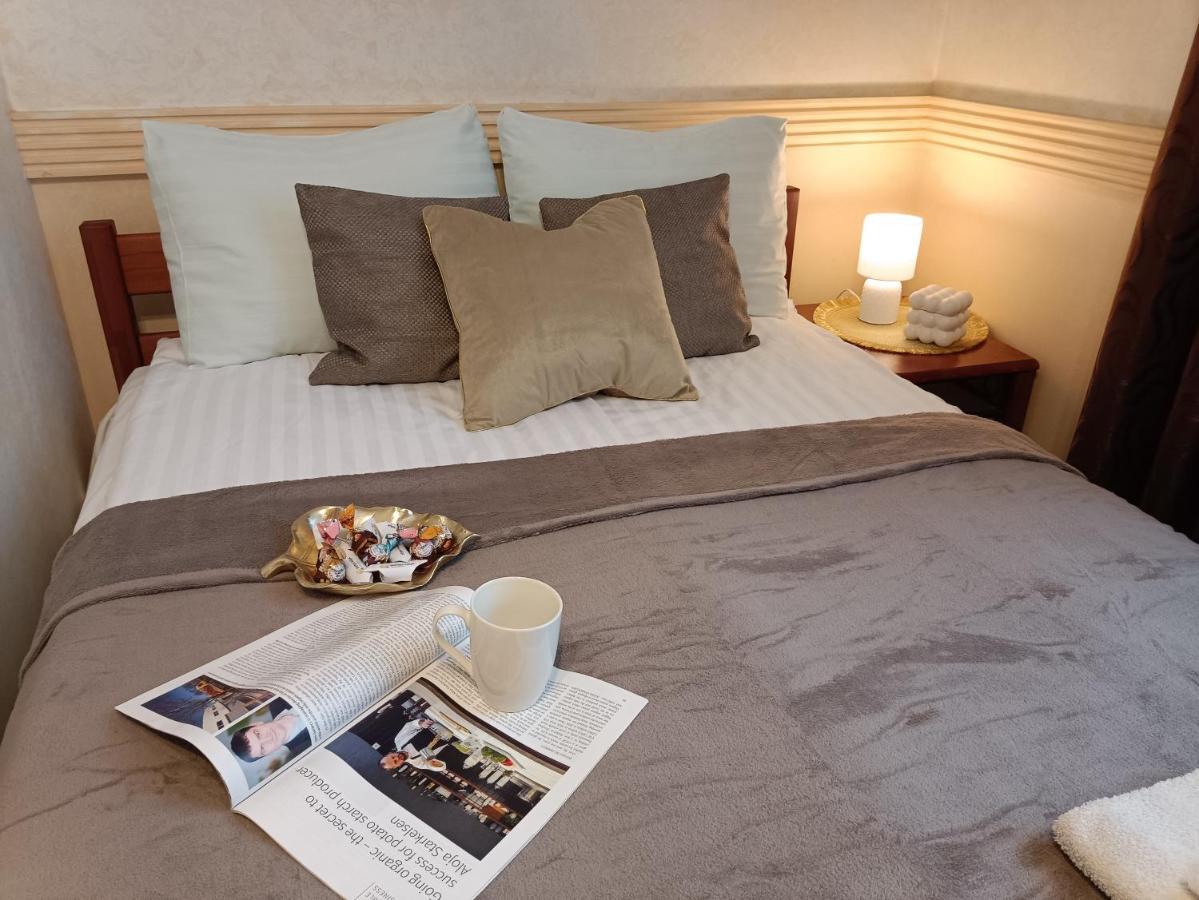 Old Town Retreat With Stunning Views 2 Bedroom Apartment Nearby The Church Of Saint Peter Riga Exterior foto